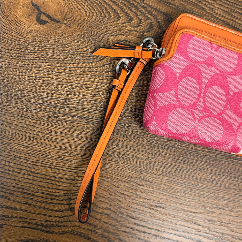 Coach Vibrant Pink and Orange Double Zip Signature Logo Wristlet Clutch Wallet! - Picture 6 of 12